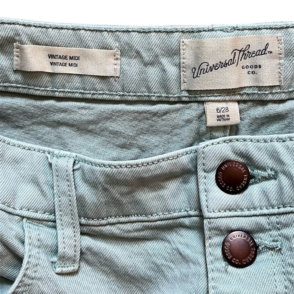 Universal Thread Shorts - Picture 3 of 3